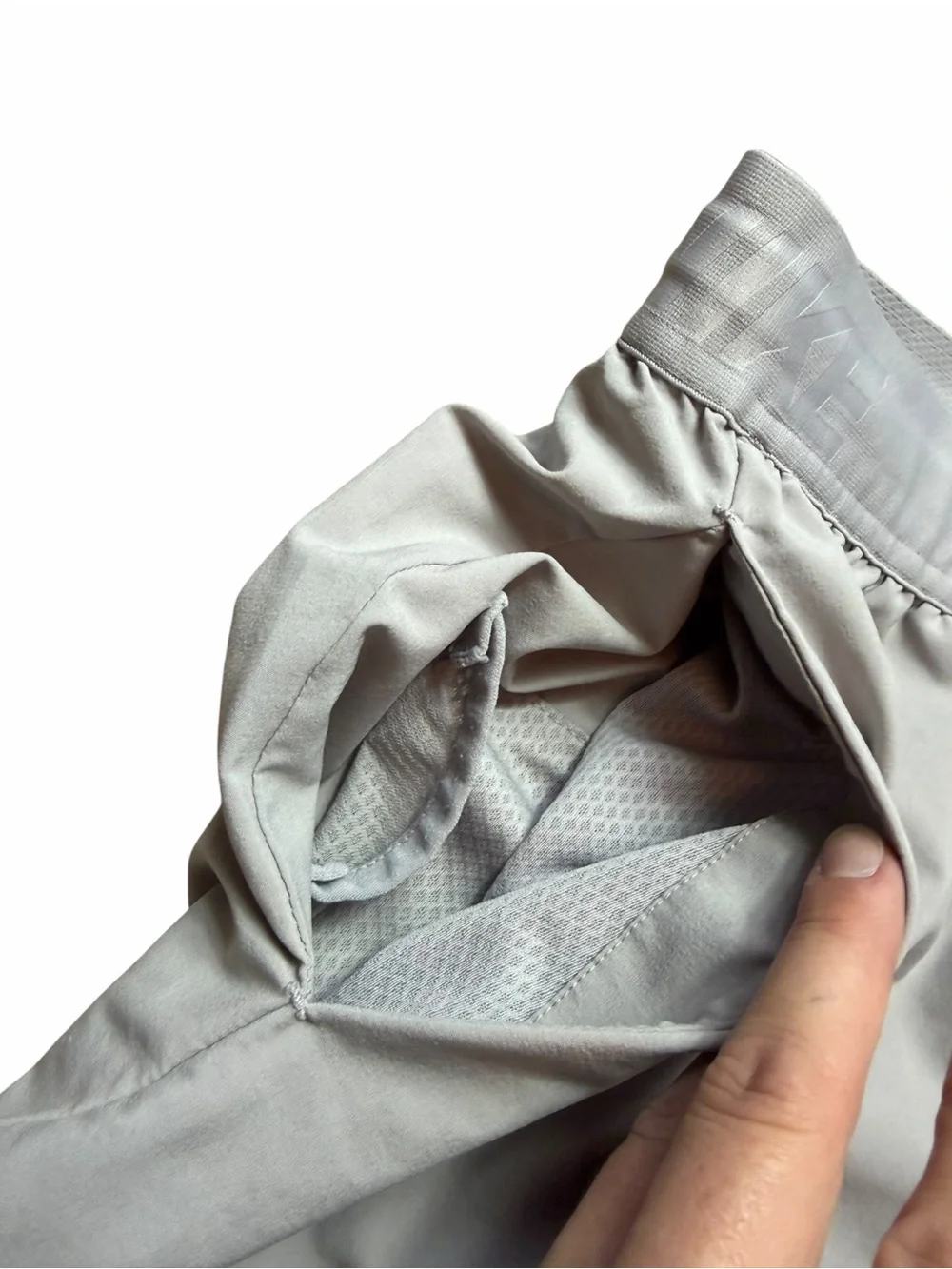 Nike Men’s Medium Lightweight Gray Running Training Athletic Shorts - Picture 4 of 6